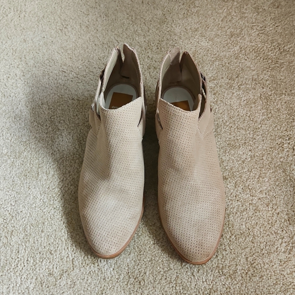 Booties Dolce Vita size 8 worn once. 2" heel, suede upper